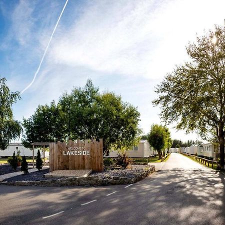 Delightful 6 Berth Holiday Home With Decking Area Chichester Extérieur photo