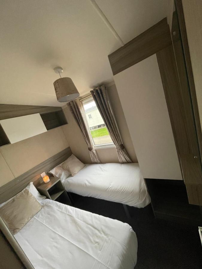 Delightful 6 Berth Holiday Home With Decking Area Chichester Extérieur photo